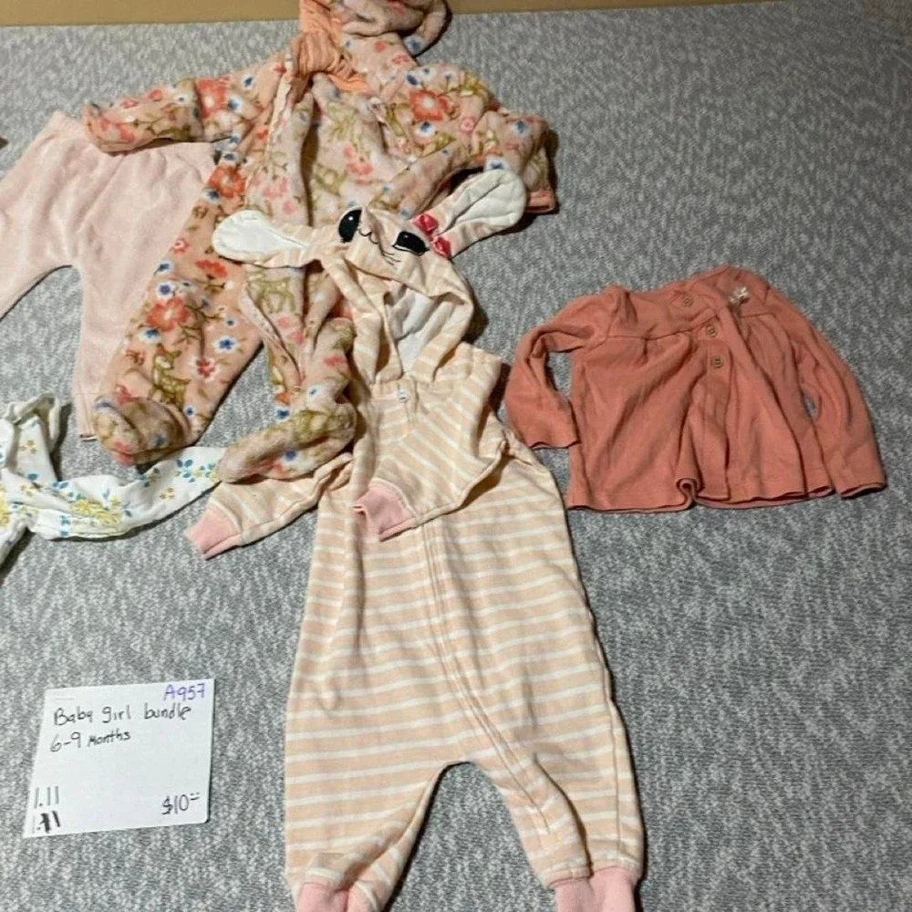 Baby girl bundle 6-9 months. SKU-A957